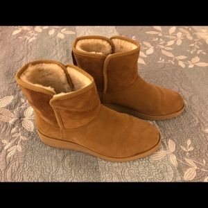 Short Chestnut Ugg Boots Kristin 9.5